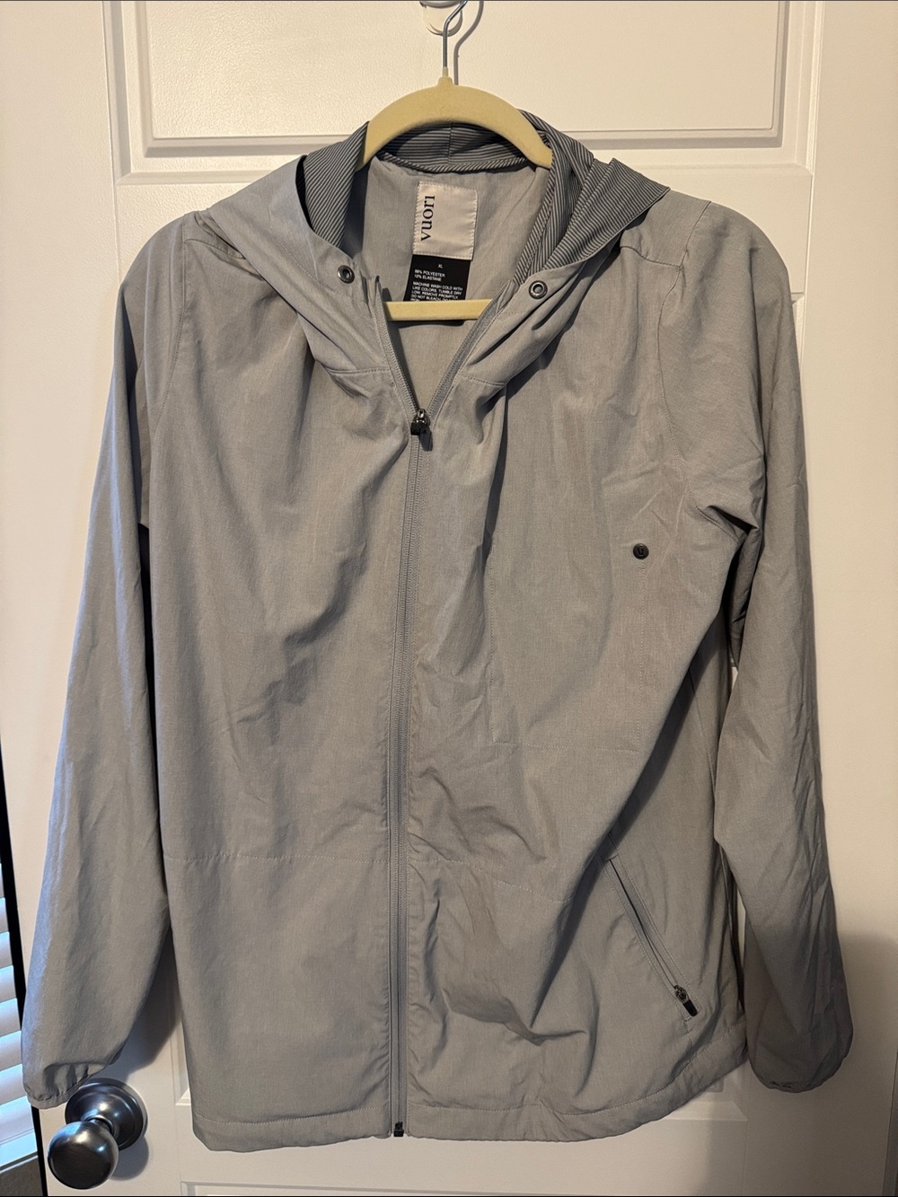 Vuori Women’s Hooded Windbreaker Jacket - Light Gray